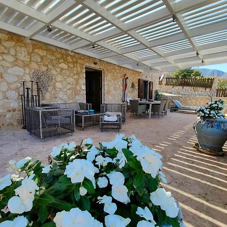 Belvedere Private Luxury Beach Villa Chalki Town المظهر الخارجي الصورة